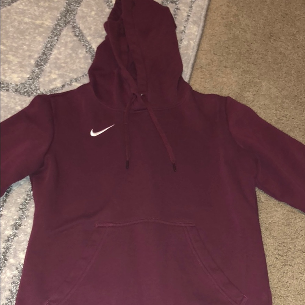 Nike hoodie. Never worn good condition!